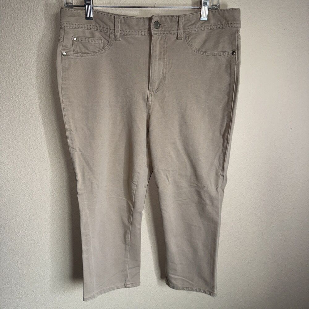 Gloria Vanderbilt Women’s Capris Beige